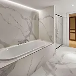 Ξενοδοχείο Doubletree By Hilton 4*