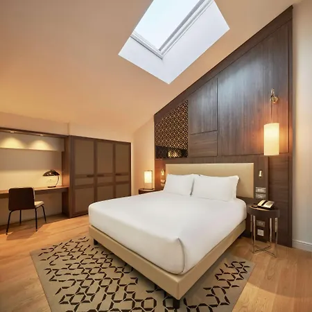 酒店 Doubletree By Hilton 4*