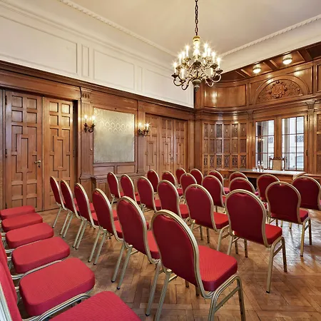 酒店 Doubletree By Hilton 4*