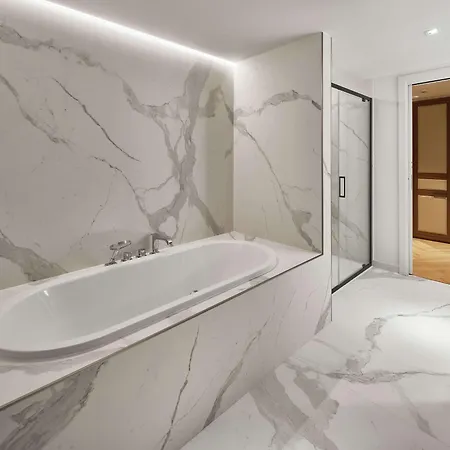 酒店 Doubletree By Hilton 4*