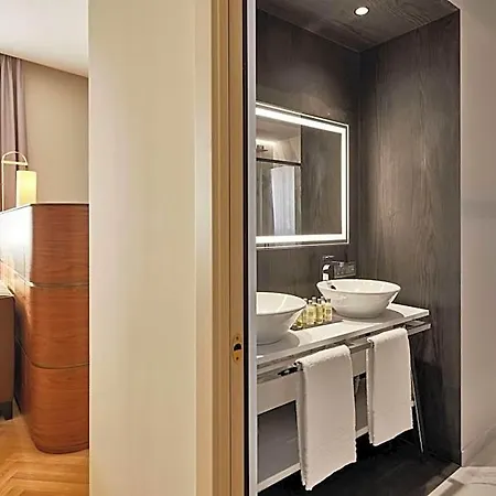 Ξενοδοχείο Doubletree By Hilton 4*