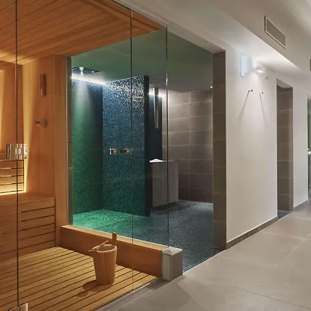 Doubletree By Hilton Hotel