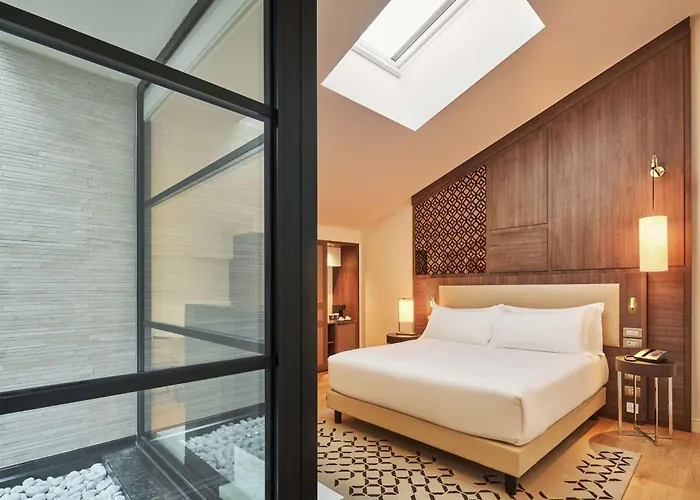 מלון Doubletree By Hilton טריאסטה