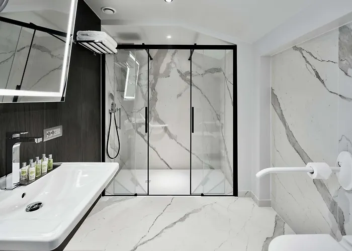 Doubletree By Hilton מלון 4*