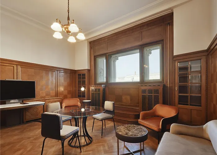 Hotell Doubletree By Hilton Trieste