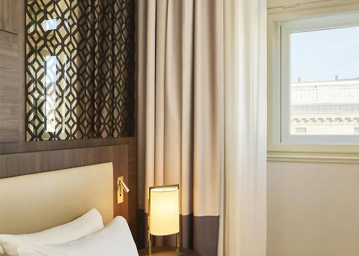 מלון Doubletree By Hilton טריאסטה